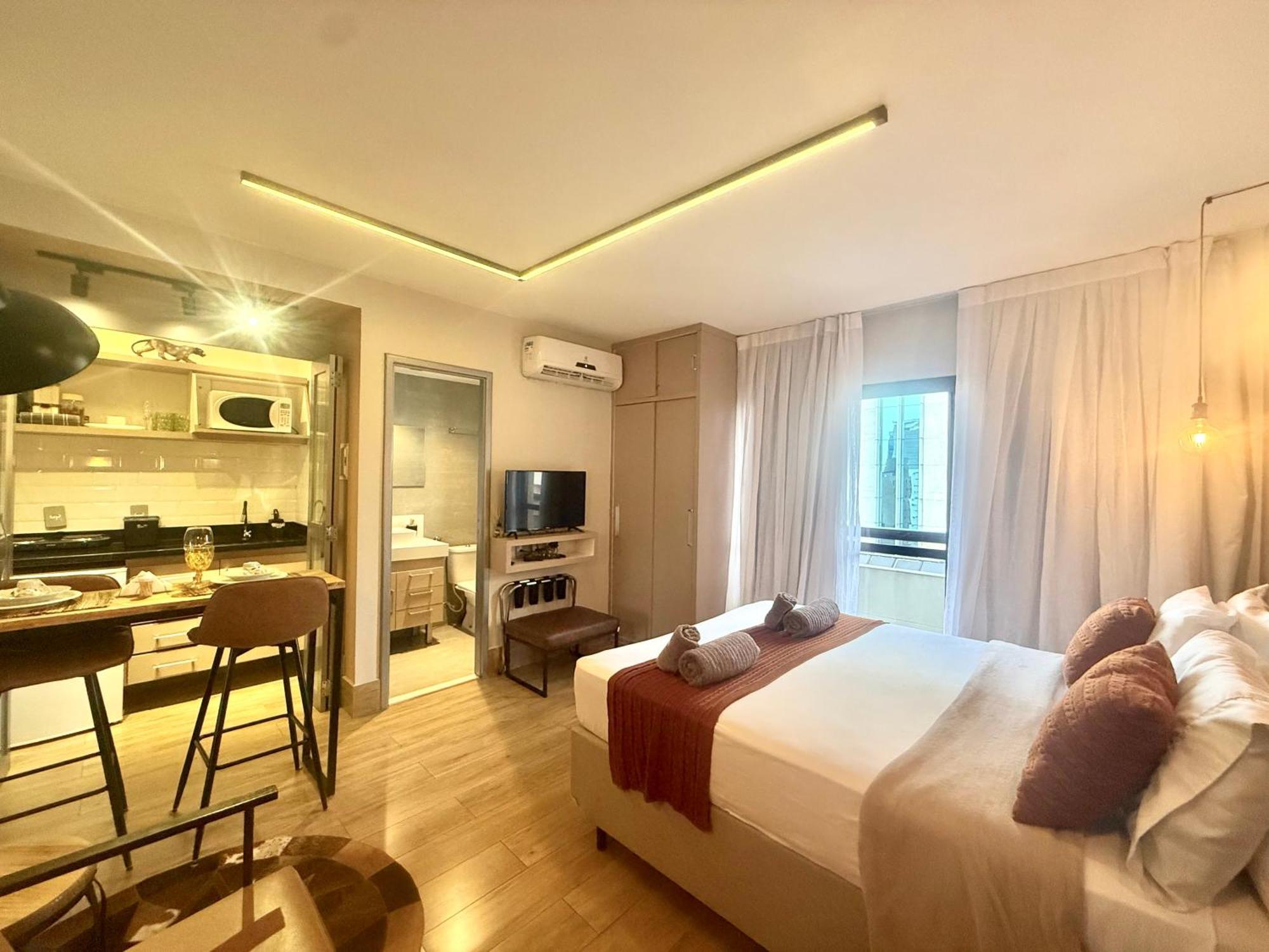 1308 - Rentaqui Hilton Itaim Apartamento *